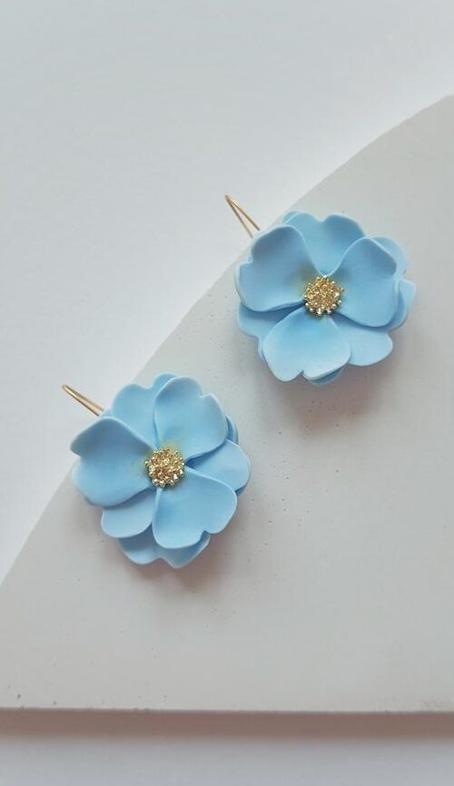 Subtelne kolczyki kwiaty w błękicie