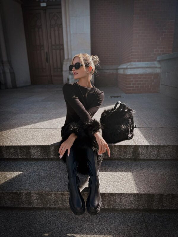 Knitted midi dress with fur - BLACK