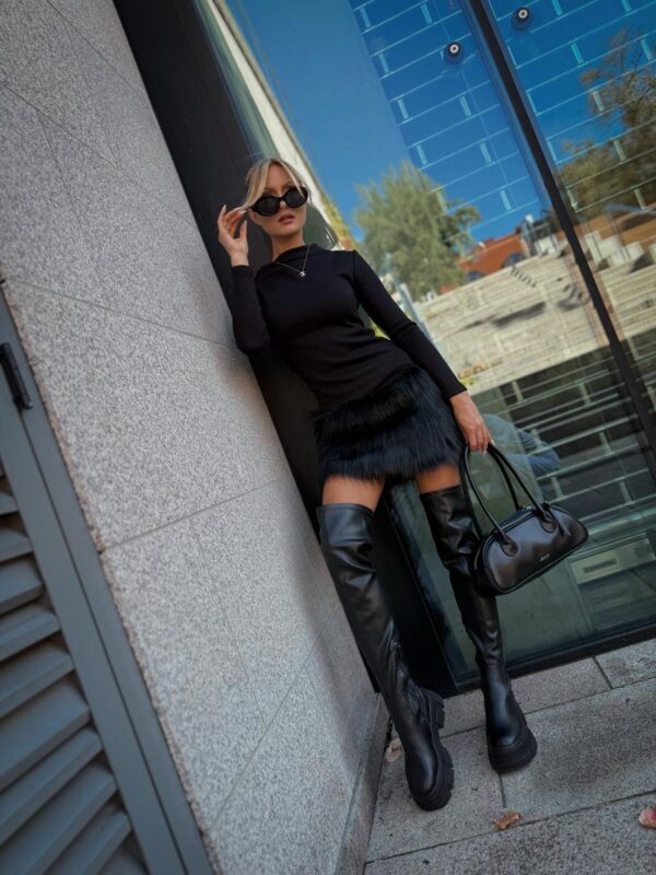 Dzianinowa sukienka mini z futerkiem - BLACK