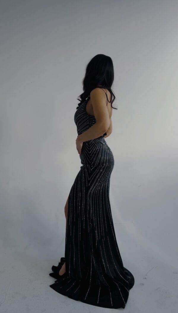 Evening black maxi dress with a slit - Black Diamond
