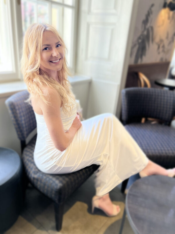 Elegancki komplet ze spódnicą - Cream White (śmietankowa biel)